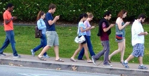 Texting-and-Walking.jpg