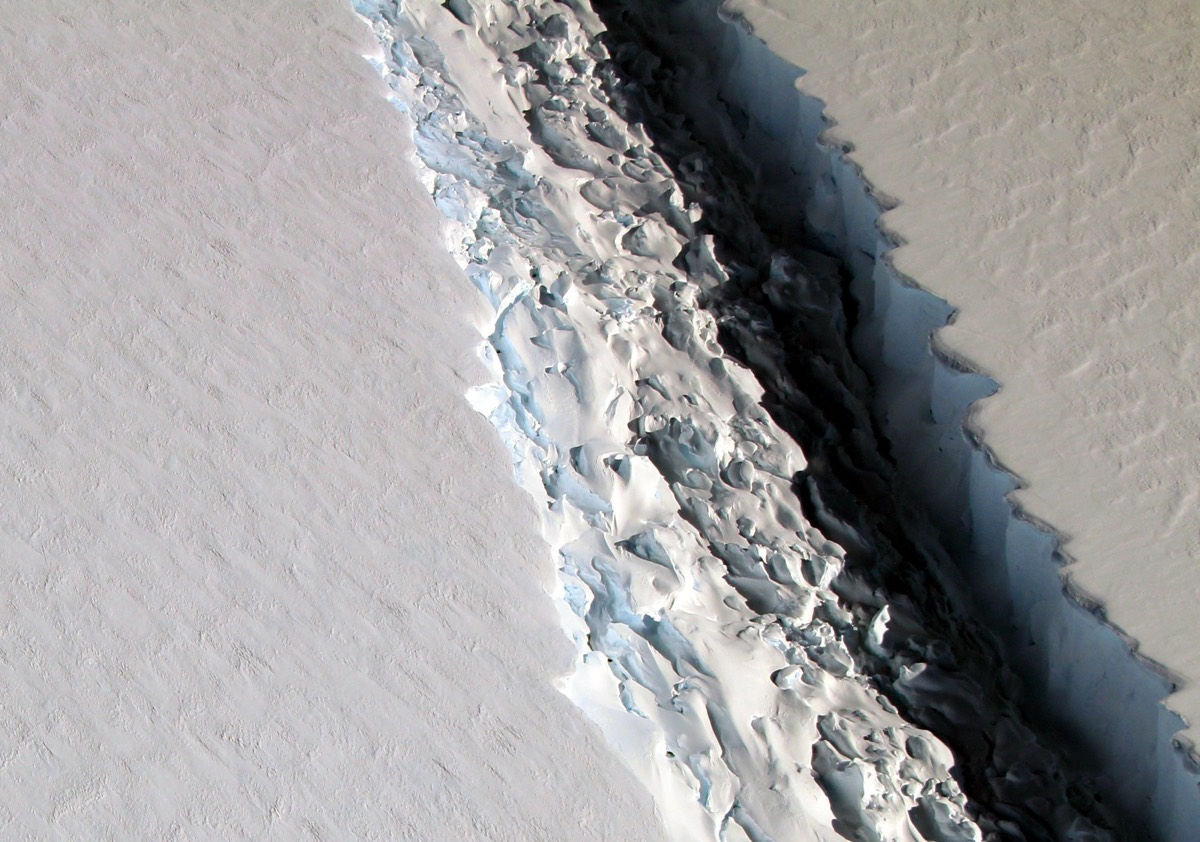 antarctica-rift-larsen-c.jpg