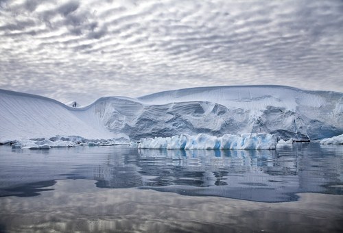 Antarctic_wave_clouds.jpg