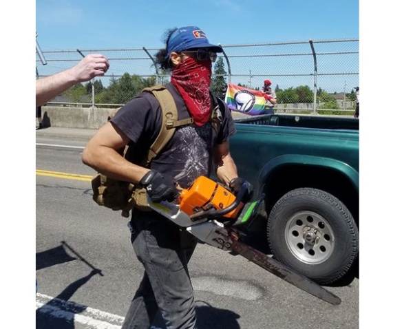 antifa-chainsaw--600x478.jpg