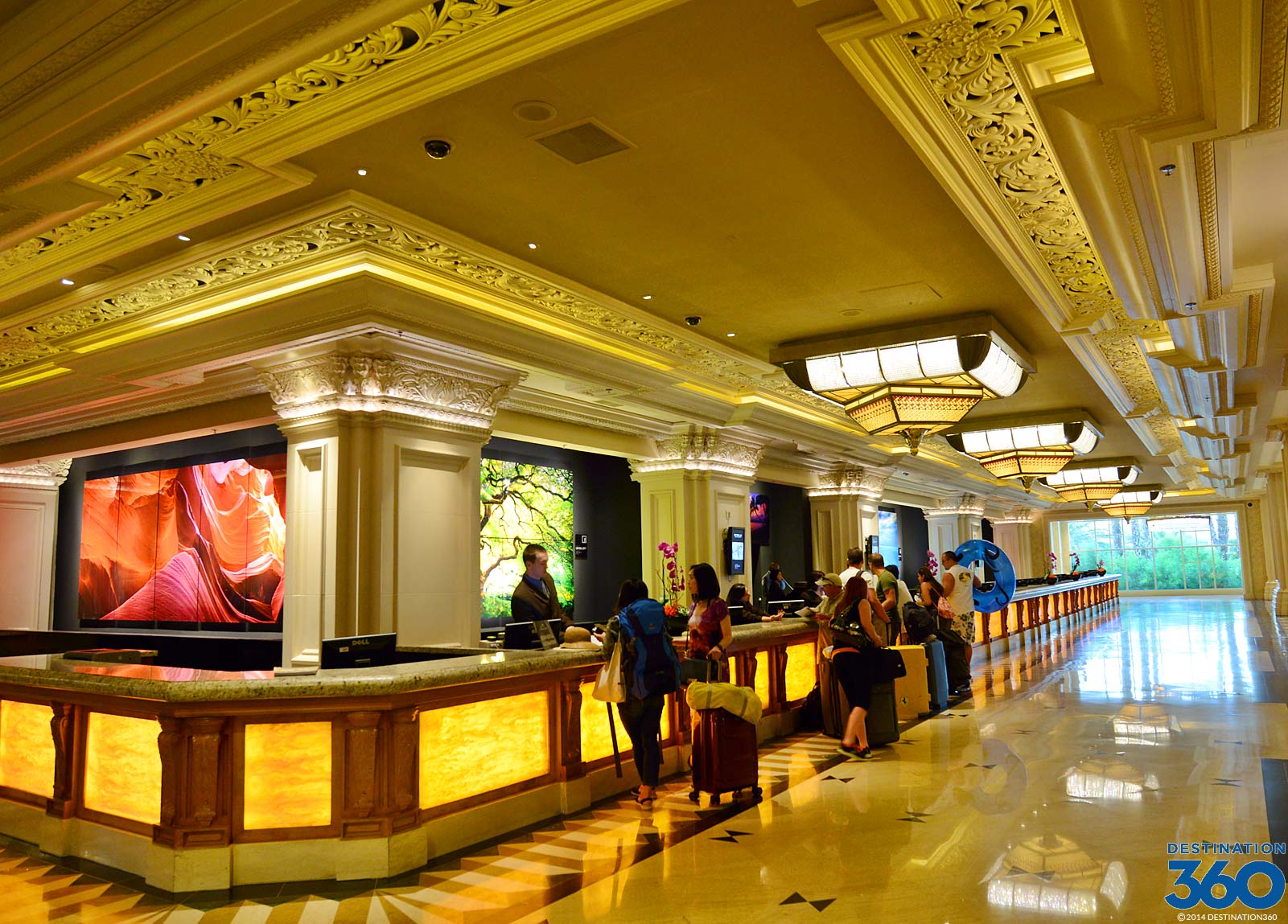 mandalay-bay-hotel-lobby.jpg