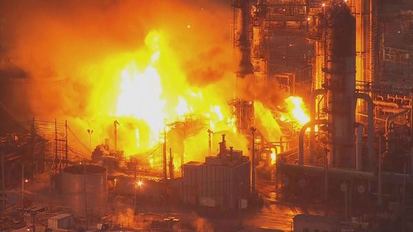 oil_refinery_fire.jpg