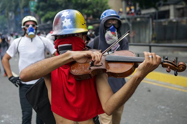 venezuelan-violinist.jpg